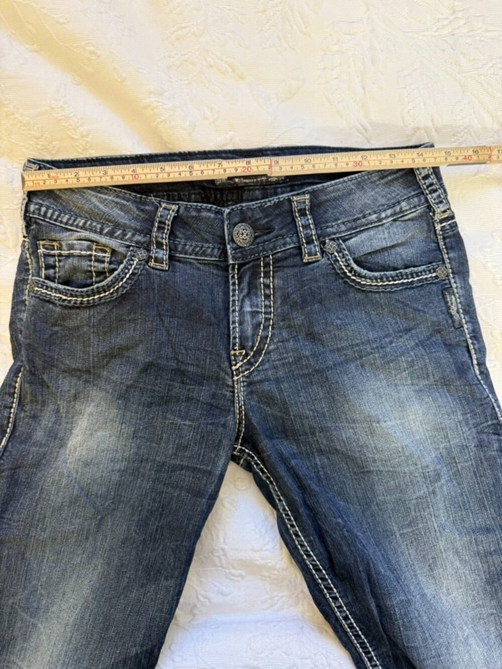 Silver Jeans Suki Capri Dark Wash Y2K Embroidered Jeans W29 - Picture 7 of 9